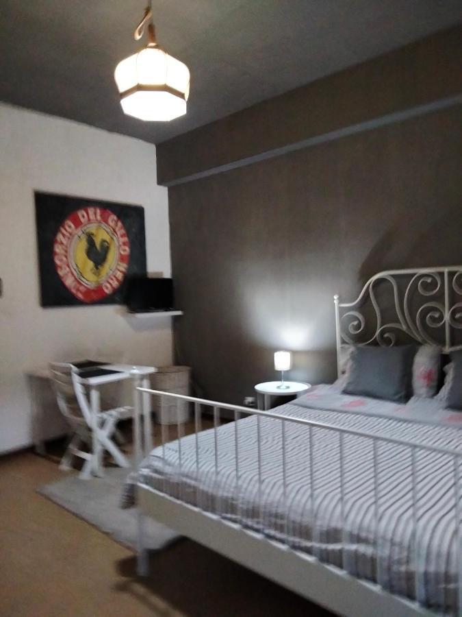 Grey And Withe Room Флоренция Екстериор снимка
