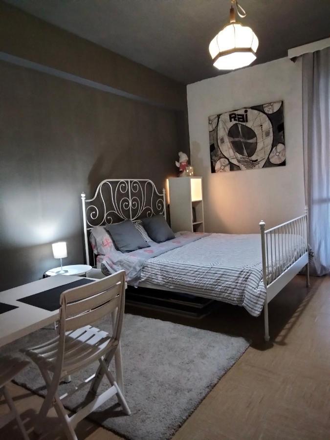 Grey And Withe Room Флоренция Екстериор снимка