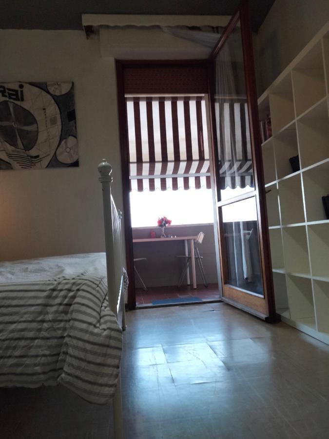 Grey And Withe Room Флоренция Екстериор снимка